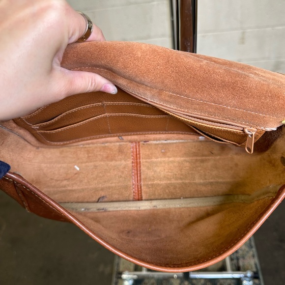 Dooney & BourkeVintage All Weather Leather Tan Esquestrian Saddle Bag - Picture 7 of 7